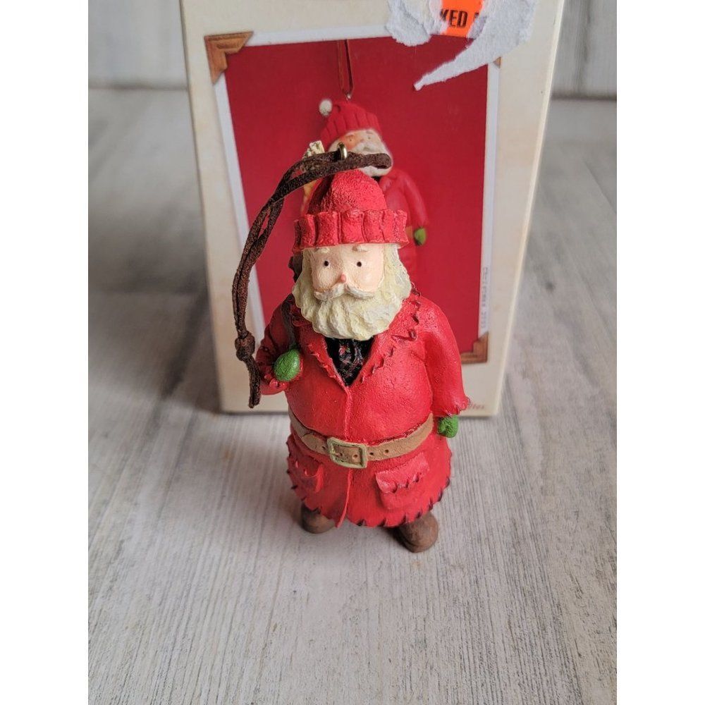 Hallmark 2003 Kris Kringle ornament Xmas Santa‎ Claus rustic